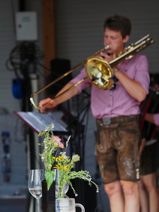 Nahaufnahme der Bass-Posaune beim Spielen.